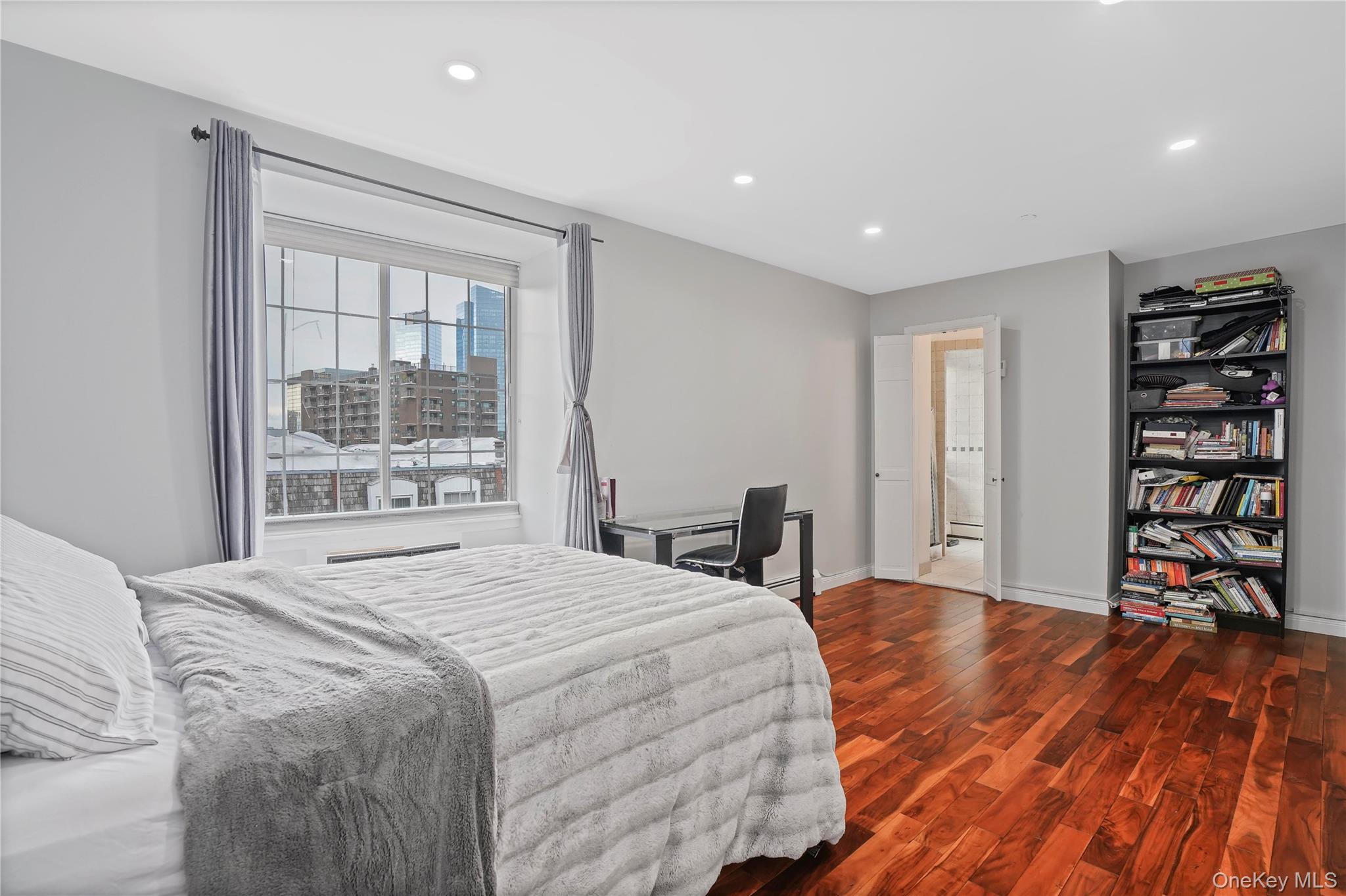 #16 photo, 55 N Broadway, White Plains , NY 10601