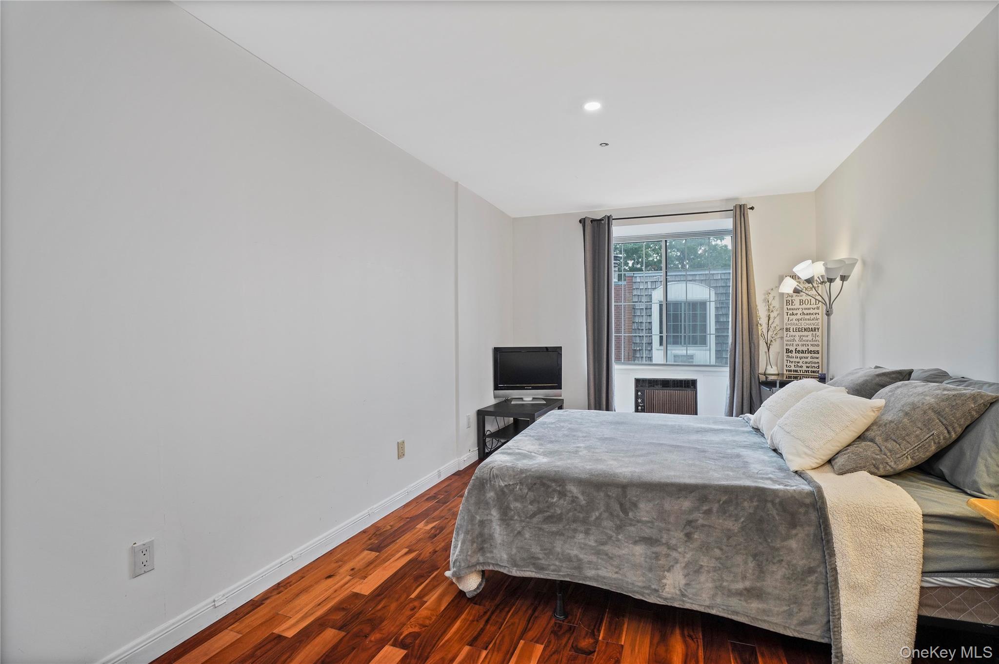 #19 photo, 55 N Broadway, White Plains , NY 10601