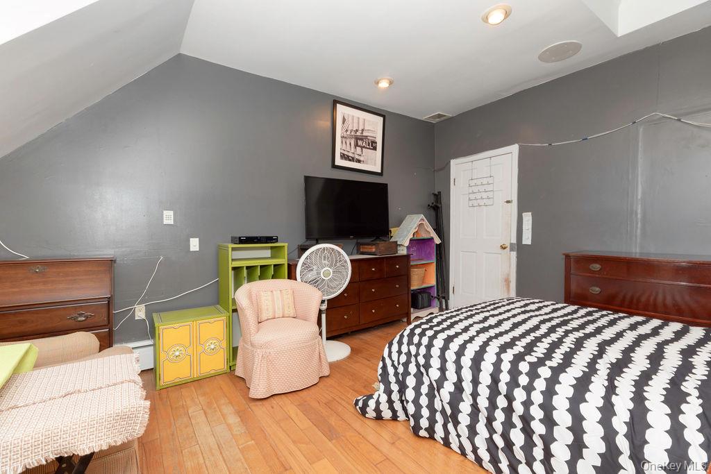 #4 photo, 246 Weyman Avenue, New Rochelle , NY 10805