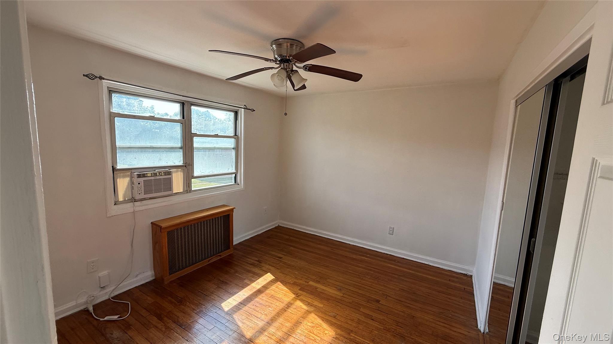 #5 photo, 957 Fenwood Drive, ナッソー郡 North Valley Stream , NY 11580