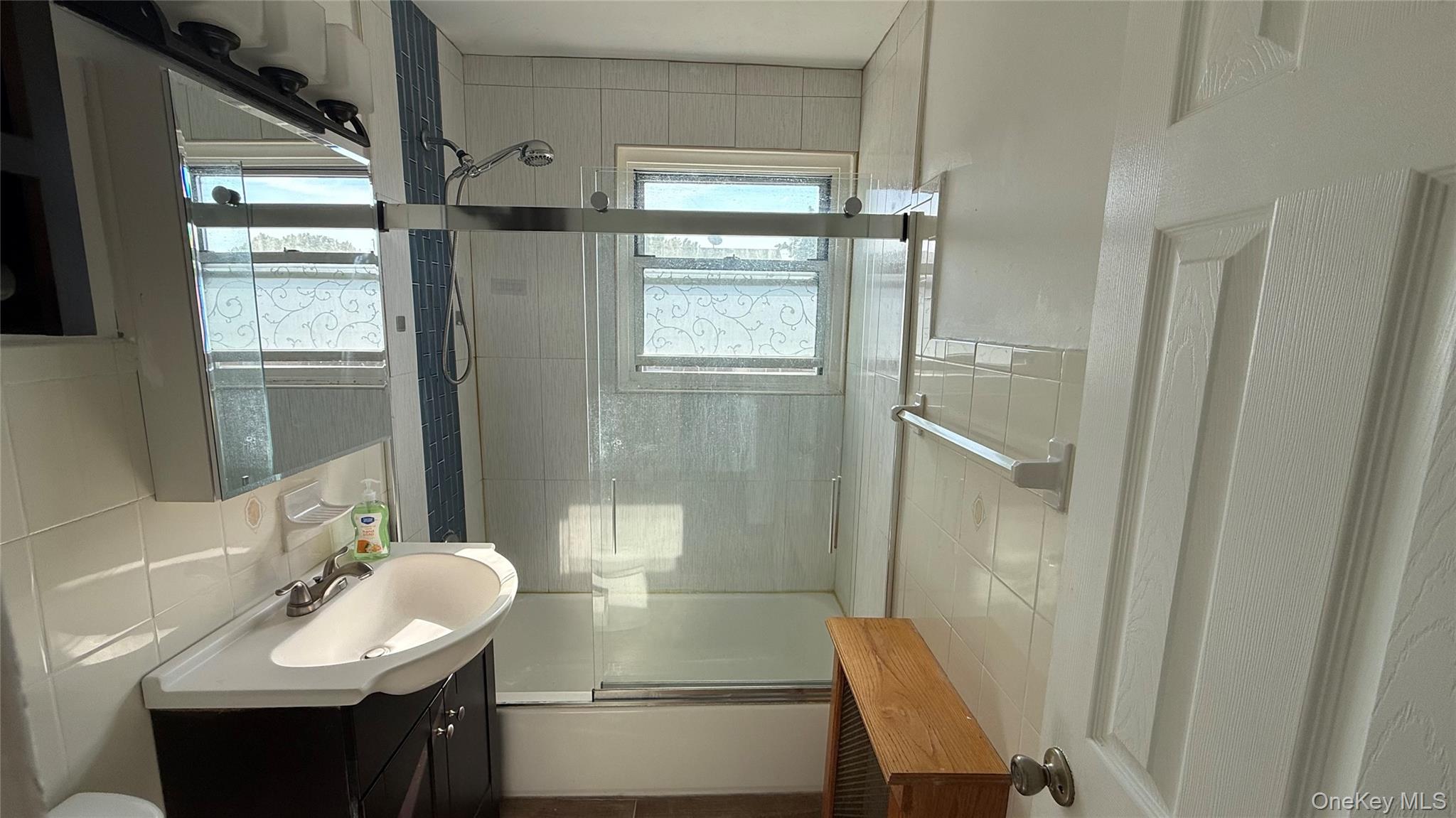 #8 photo, 957 Fenwood Drive, ナッソー郡 North Valley Stream , NY 11580