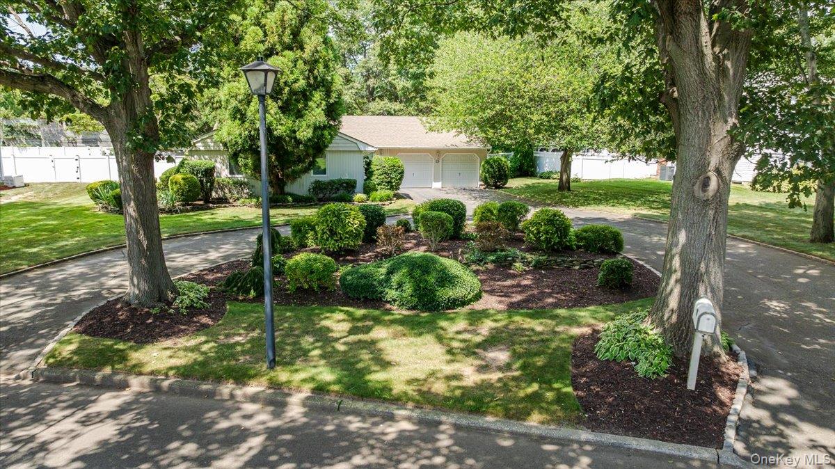 #1 photo, 10 Pashen Place, सफ़ोक काउंटी Dix Hills , NY 11746