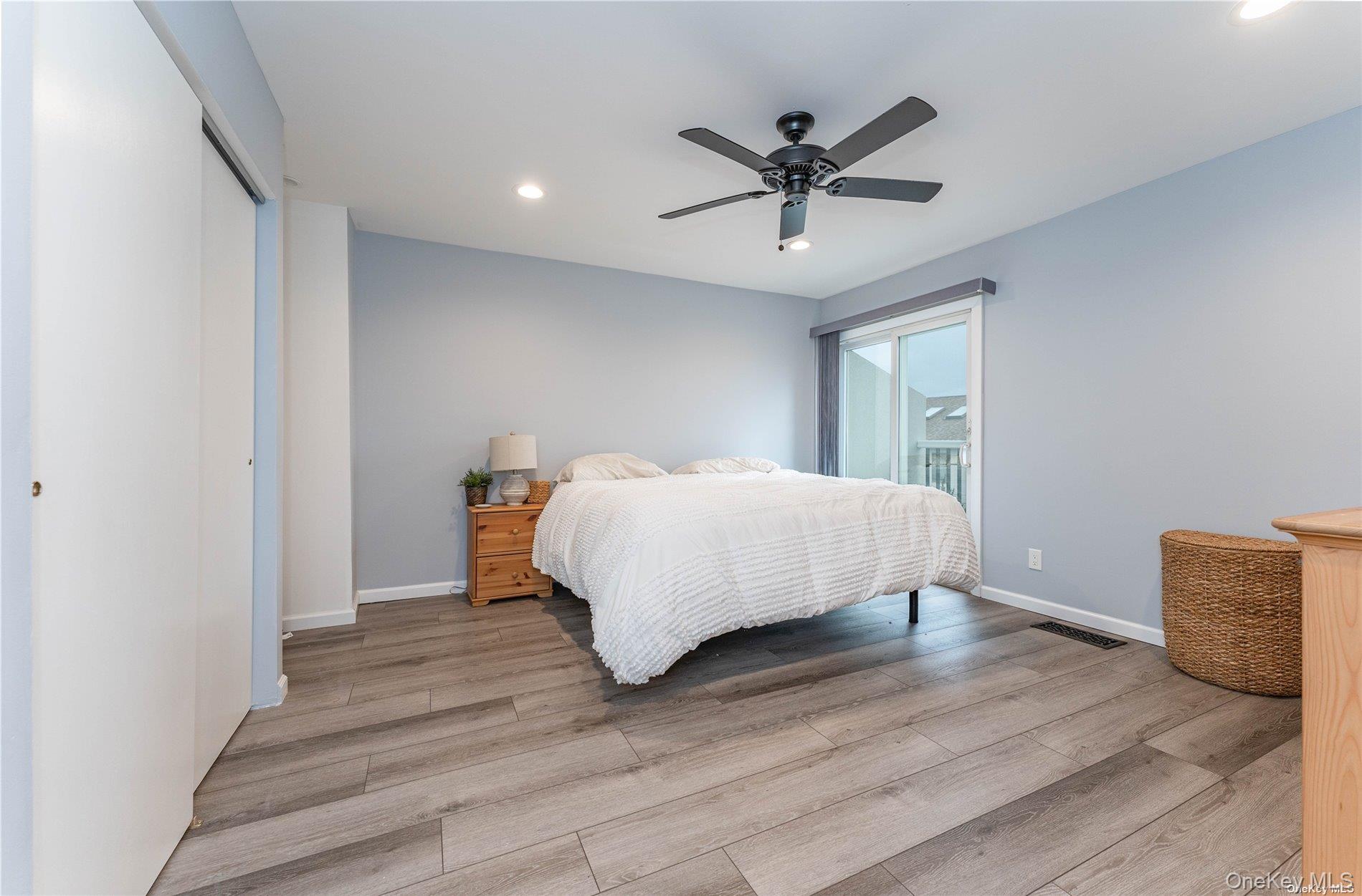 #10 photo, 75 E Broadway, Long Beach , NY 11561