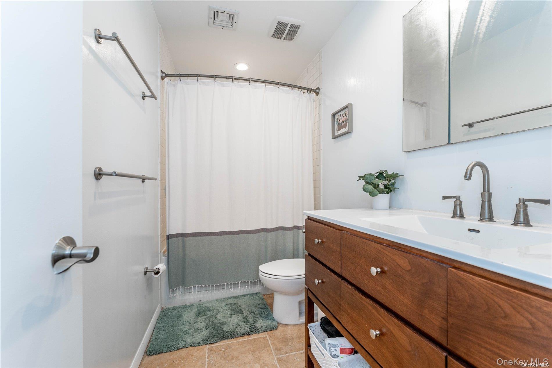 #13 photo, 75 E Broadway, Long Beach , NY 11561