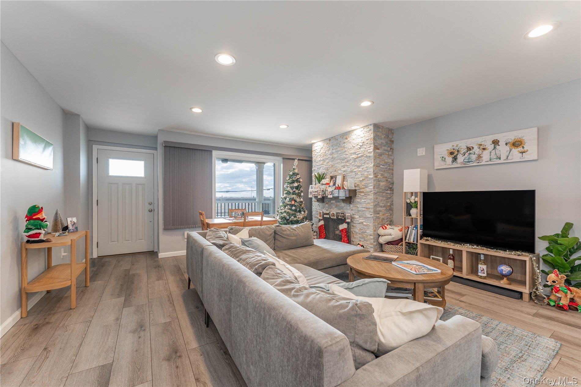 #6 photo, 75 E Broadway, Long Beach , NY 11561