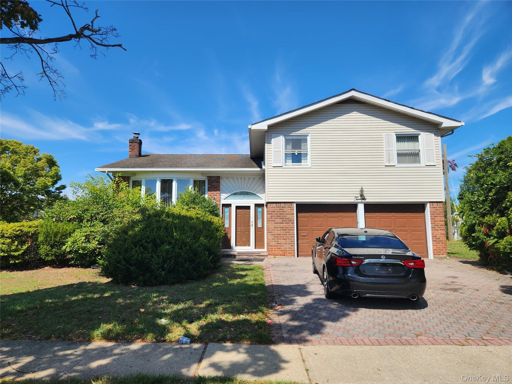 #1 photo, 20 Marilyn Lane, Westbury , NY 11590