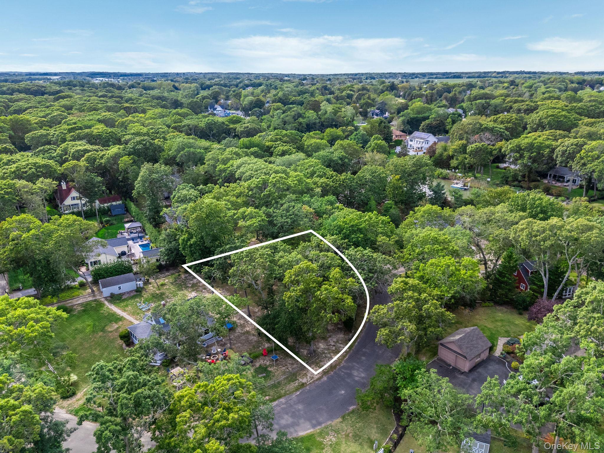 #13 photo, 1700 Smith Drive, サフォーク郡 Southold , NY 11971