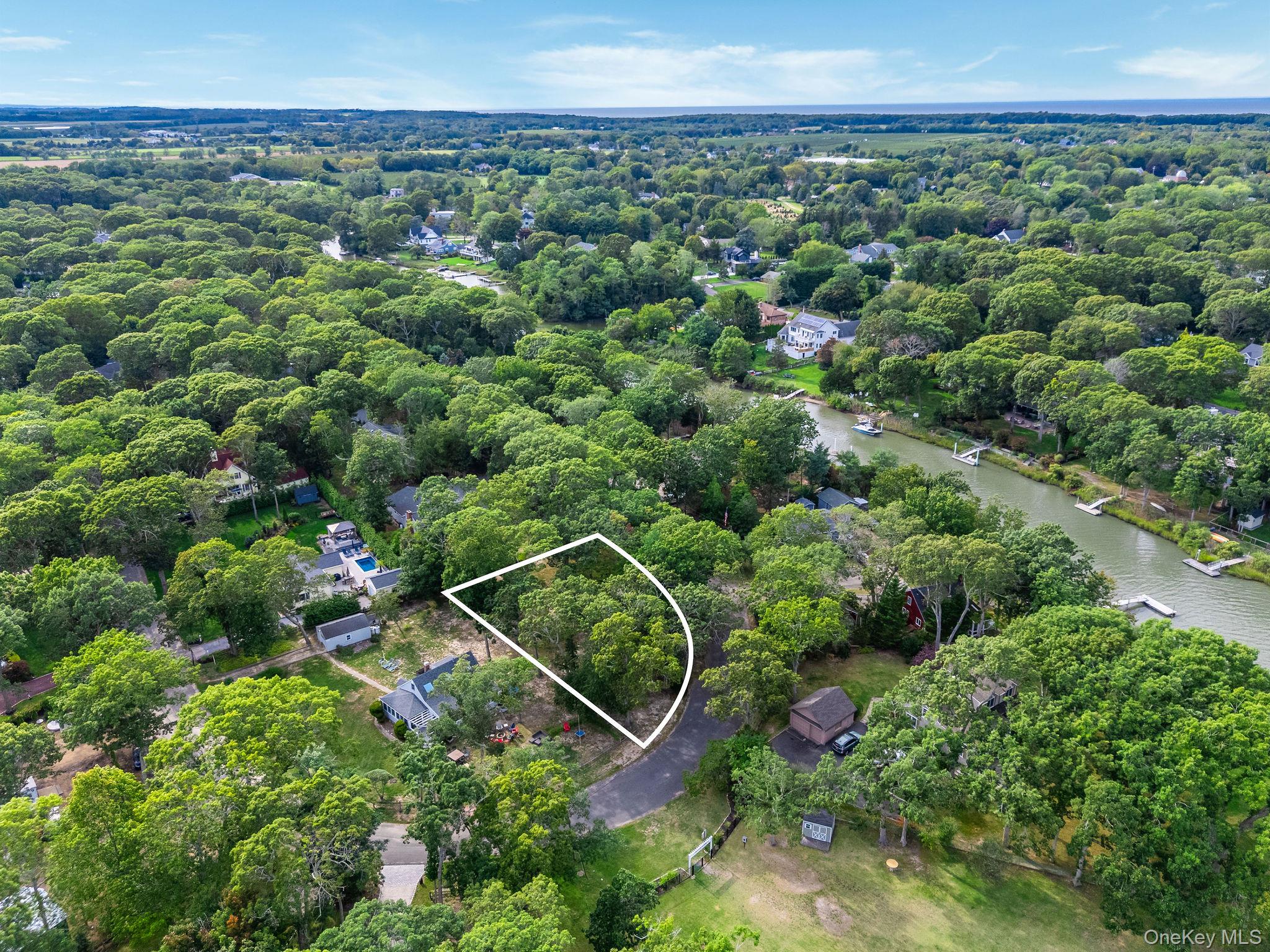 #14 photo, 1700 Smith Drive, サフォーク郡 Southold , NY 11971