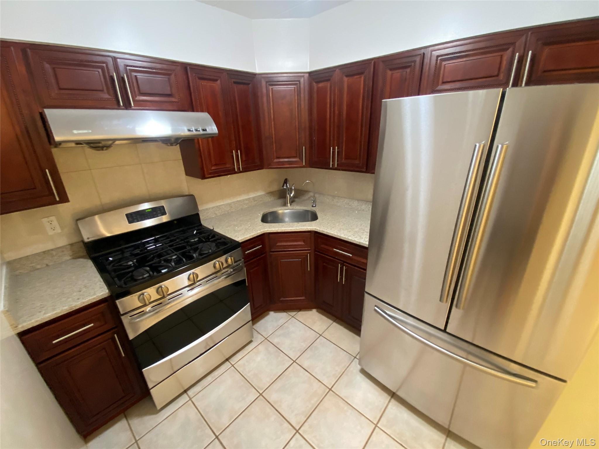 #1 photo, 68-05 242 Street, Little Neck , NY 11362