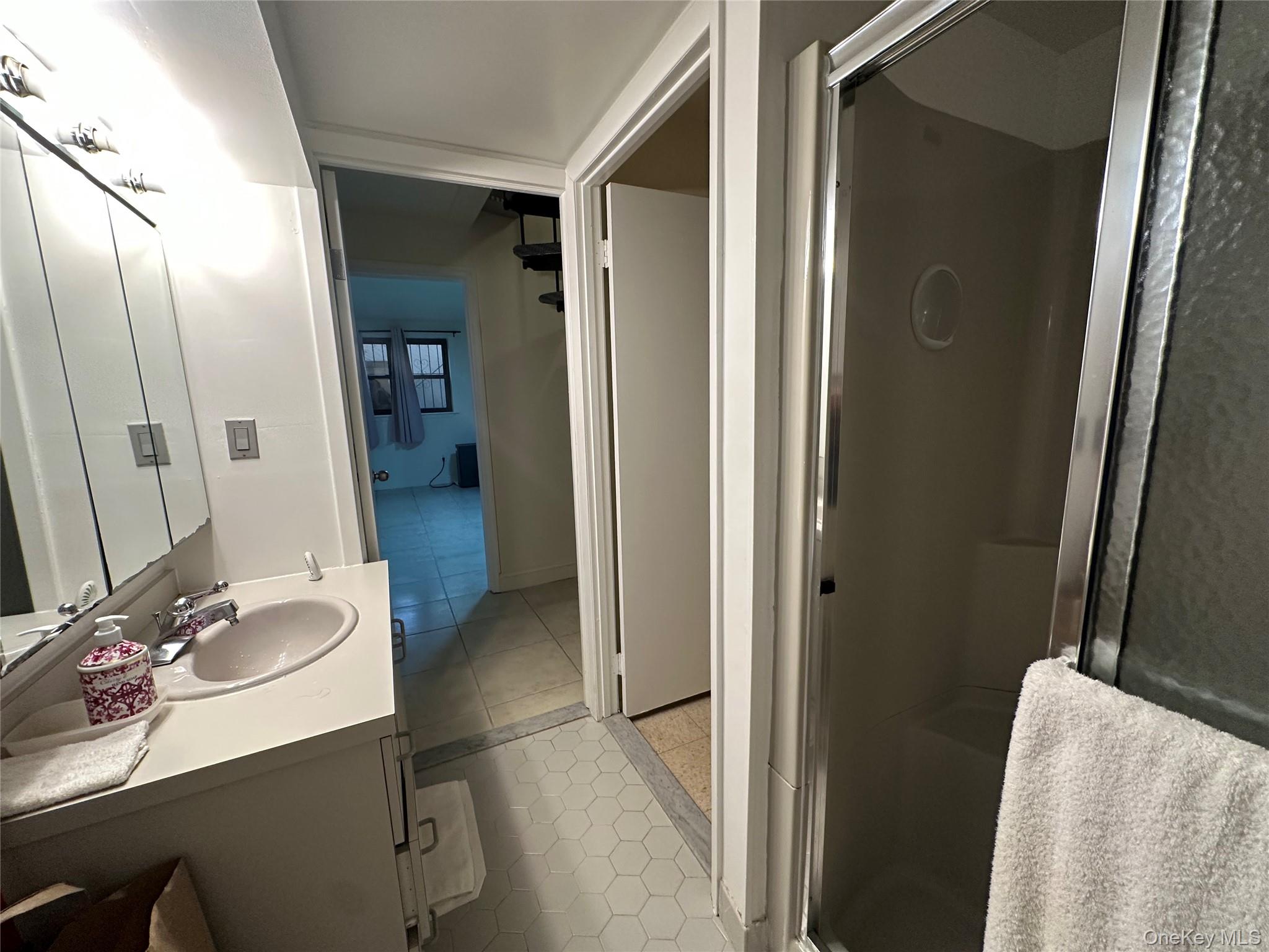 #17 photo, 68-05 242 Street, Little Neck , NY 11362