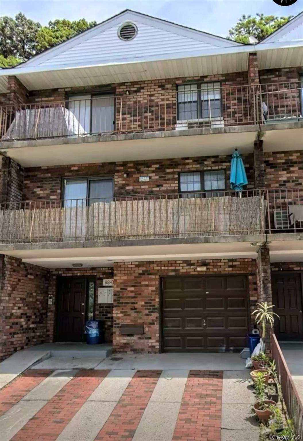 #19 photo, 68-05 242 Street, Little Neck , NY 11362