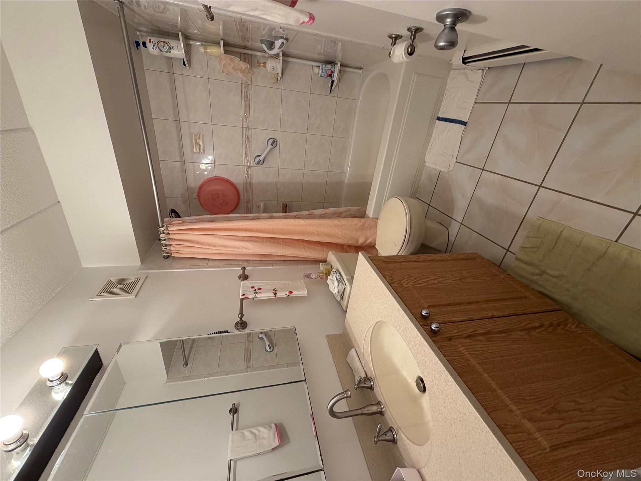 #20 photo, 68-05 242 Street, Little Neck , NY 11362