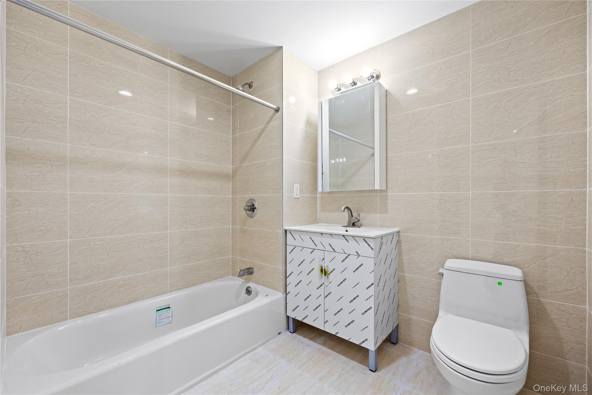 #8 photo, 91-23 Corona Avenue, クイーンズ区 Elmhurst , NY 11373