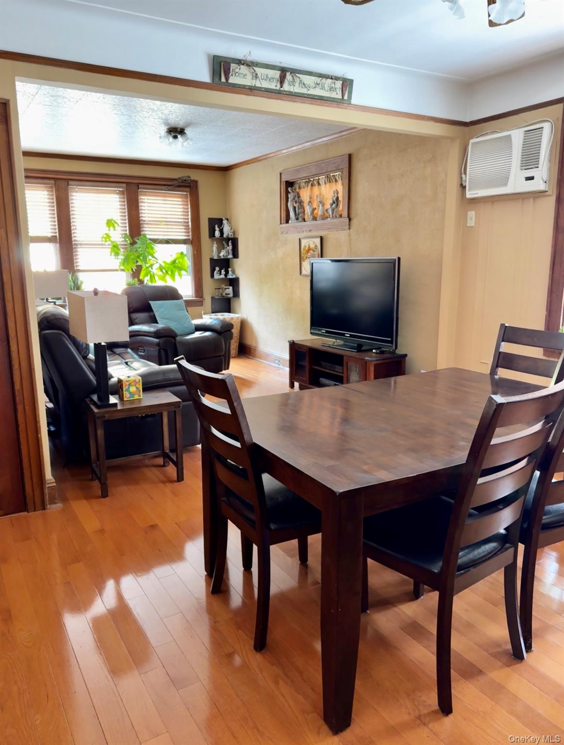 #19 photo, 77-42 74th Street, Glendale , NY 11385