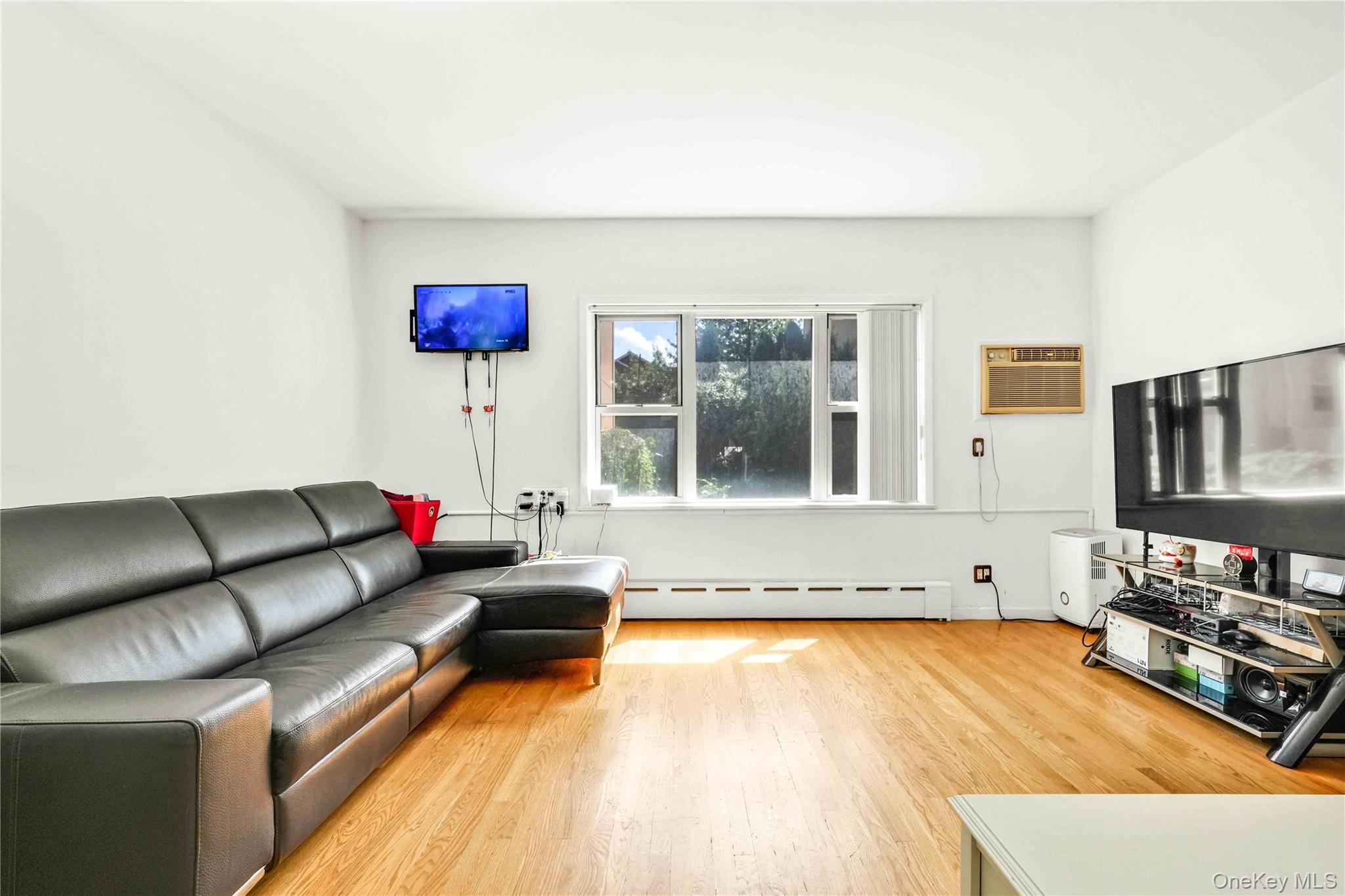 #7 photo, 2374 38th Street, Astoria , NY 11105