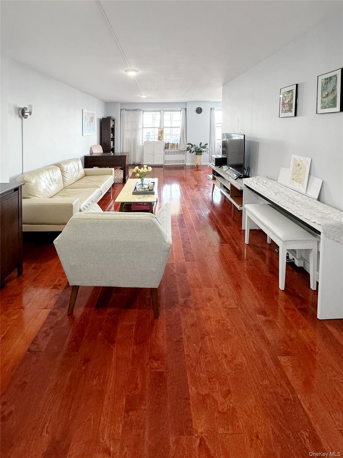 #2 photo, 43-10 Kissena Boulevard, Flushing , NY 11355