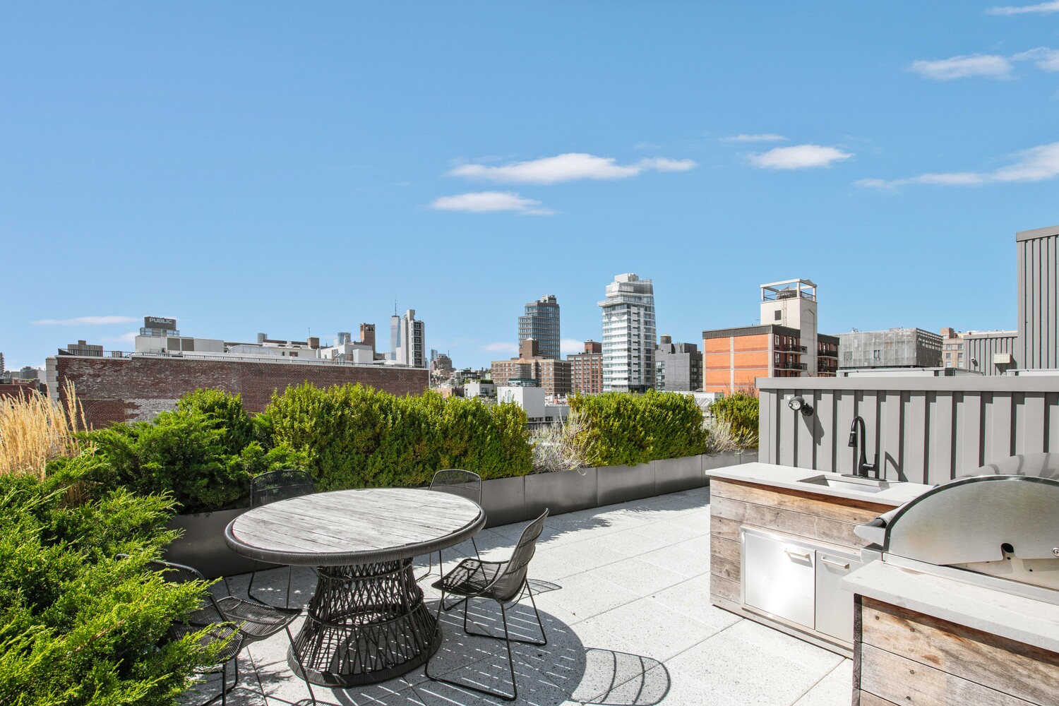 #12 photo, 45 E 7TH Street, East Village , NY 10003