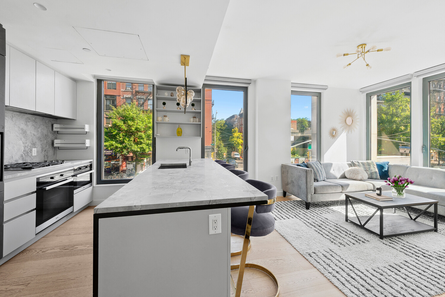 #4 photo, 45 E 7TH Street, East Village , NY 10003