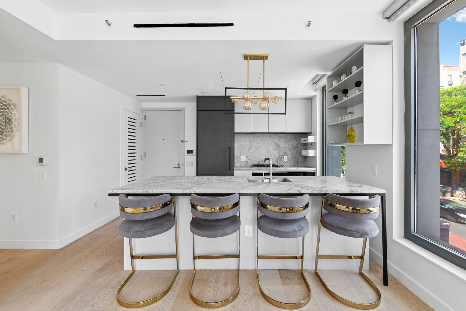 #5 photo, 45 E 7TH Street, East Village , NY 10003