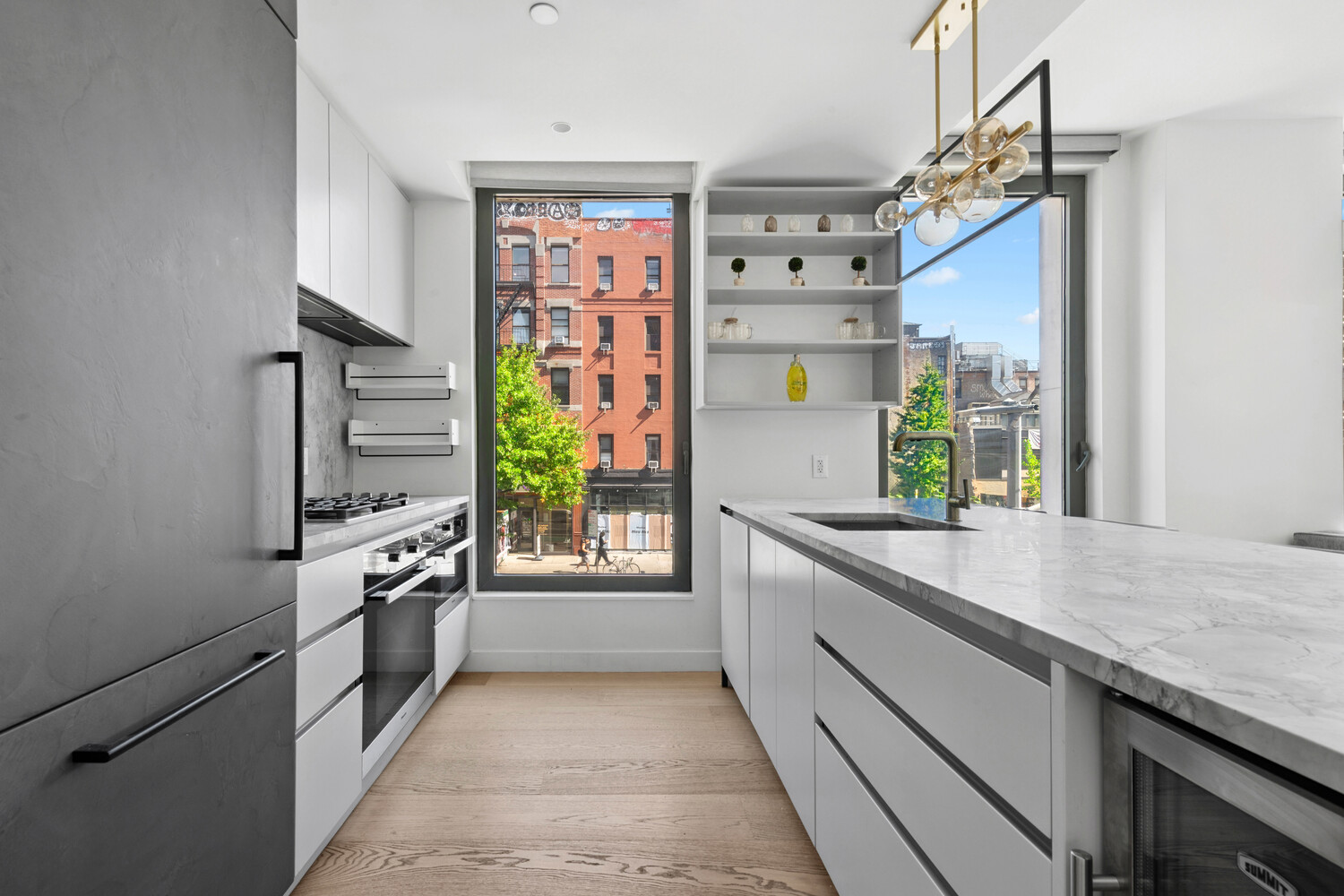 #6 photo, 45 E 7TH Street, East Village , NY 10003