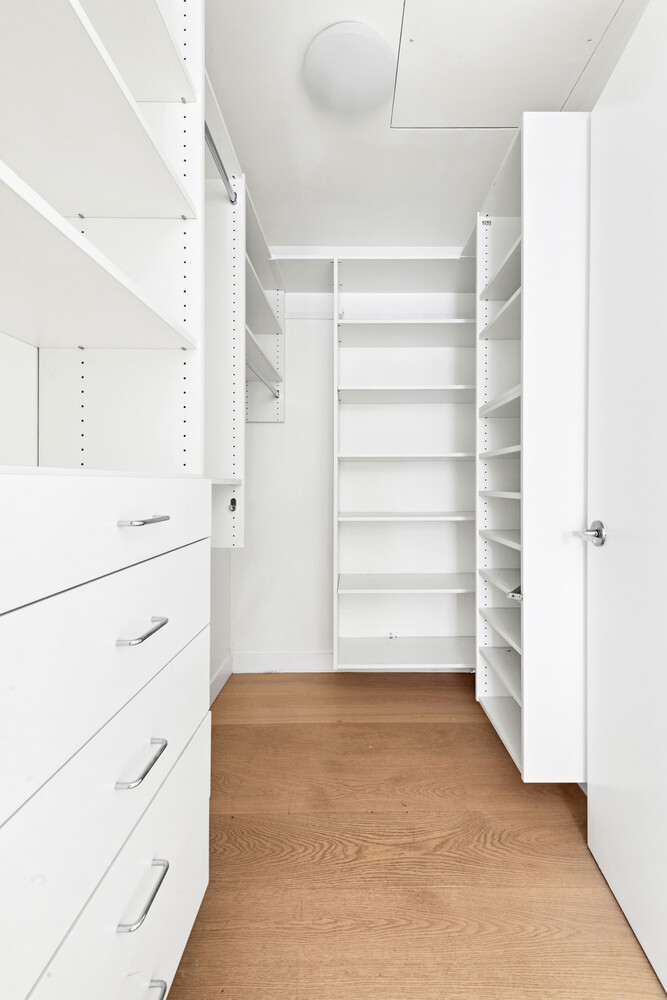 #8 photo, 45 E 7TH Street, East Village , NY 10003