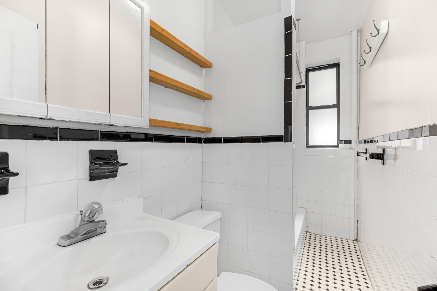 #1 photo, 107 BROOKLYN Avenue, 布鲁克林 Crown Heights , NY 11216