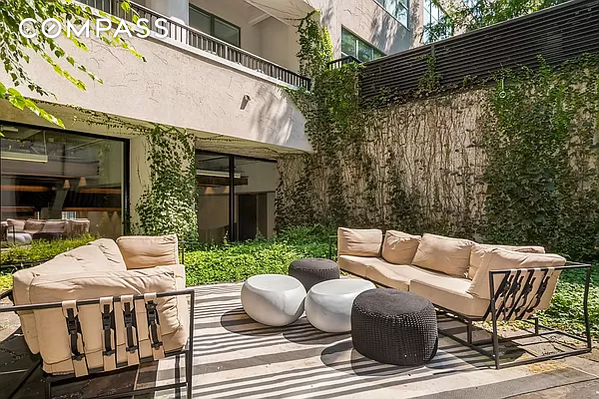 #10 photo, 184 Kent Avenue, Williamsburg , NY 11249