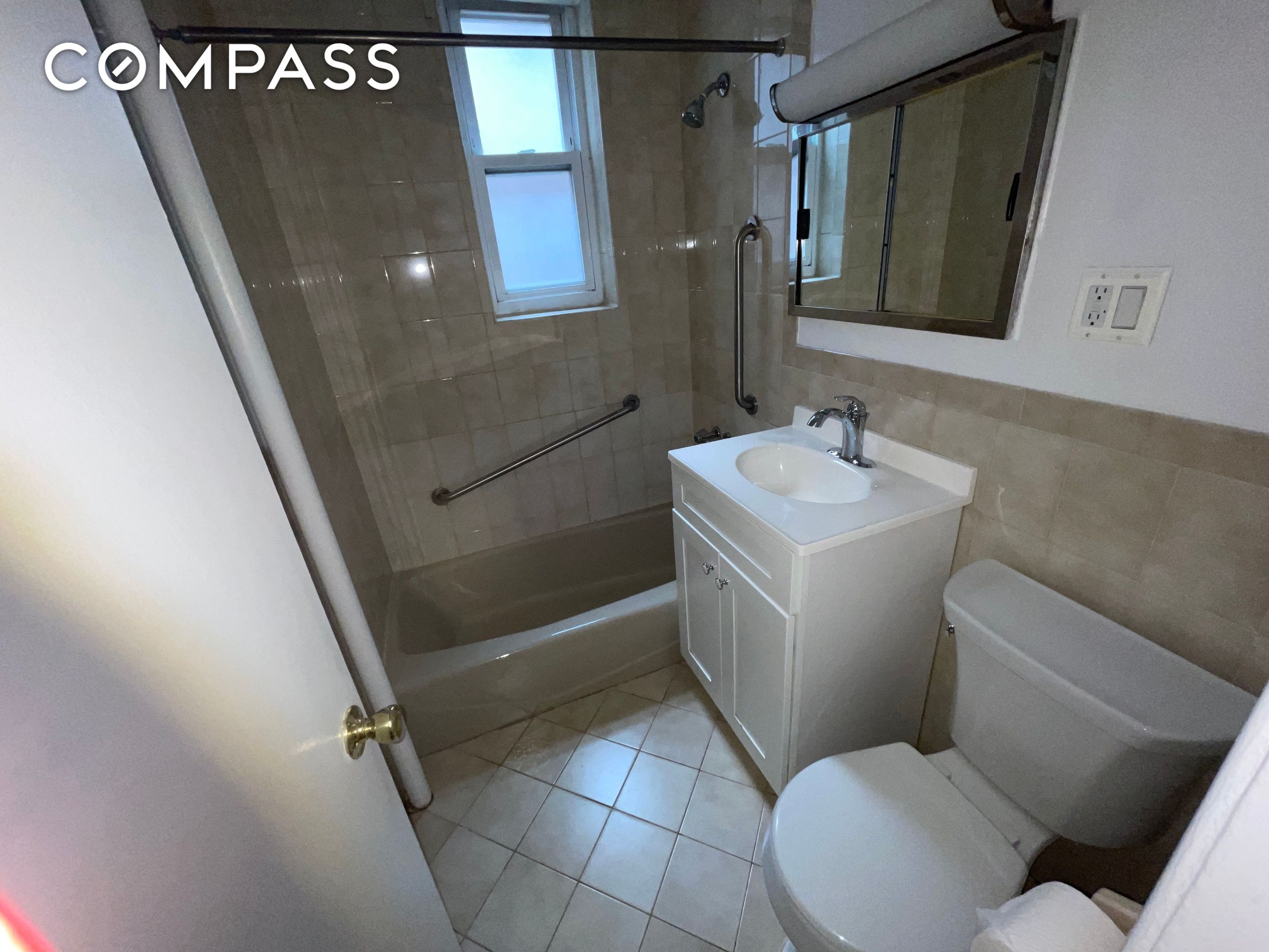 #11 photo, 31-74 33rd Street, Astoria , NY 11106