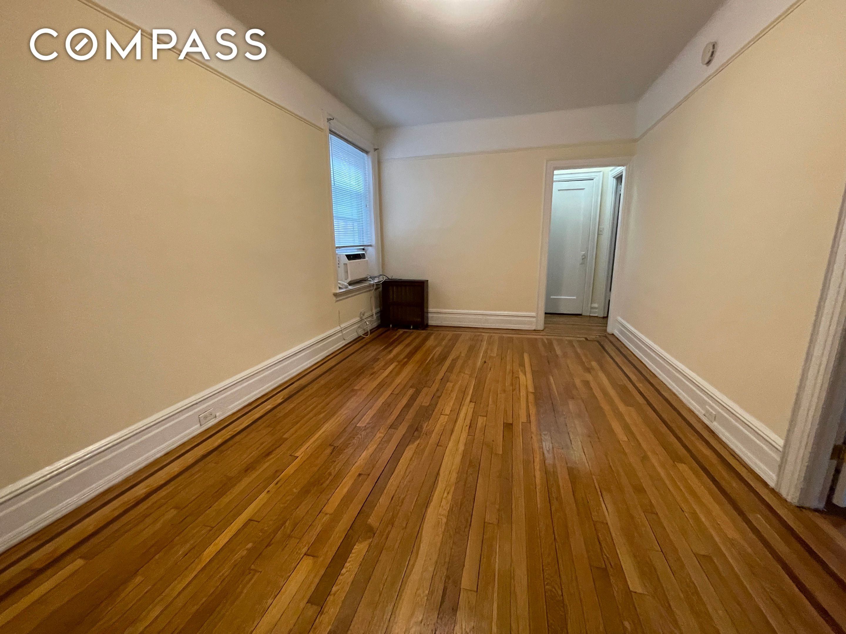 #7 photo, 31-74 33rd Street, Astoria , NY 11106