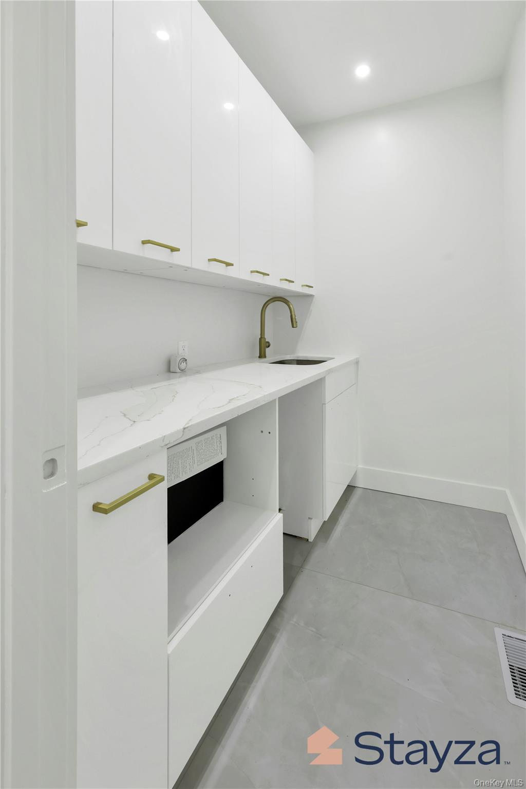 #13 photo, 6322 State Route 42, Woodbourne , NY 12788