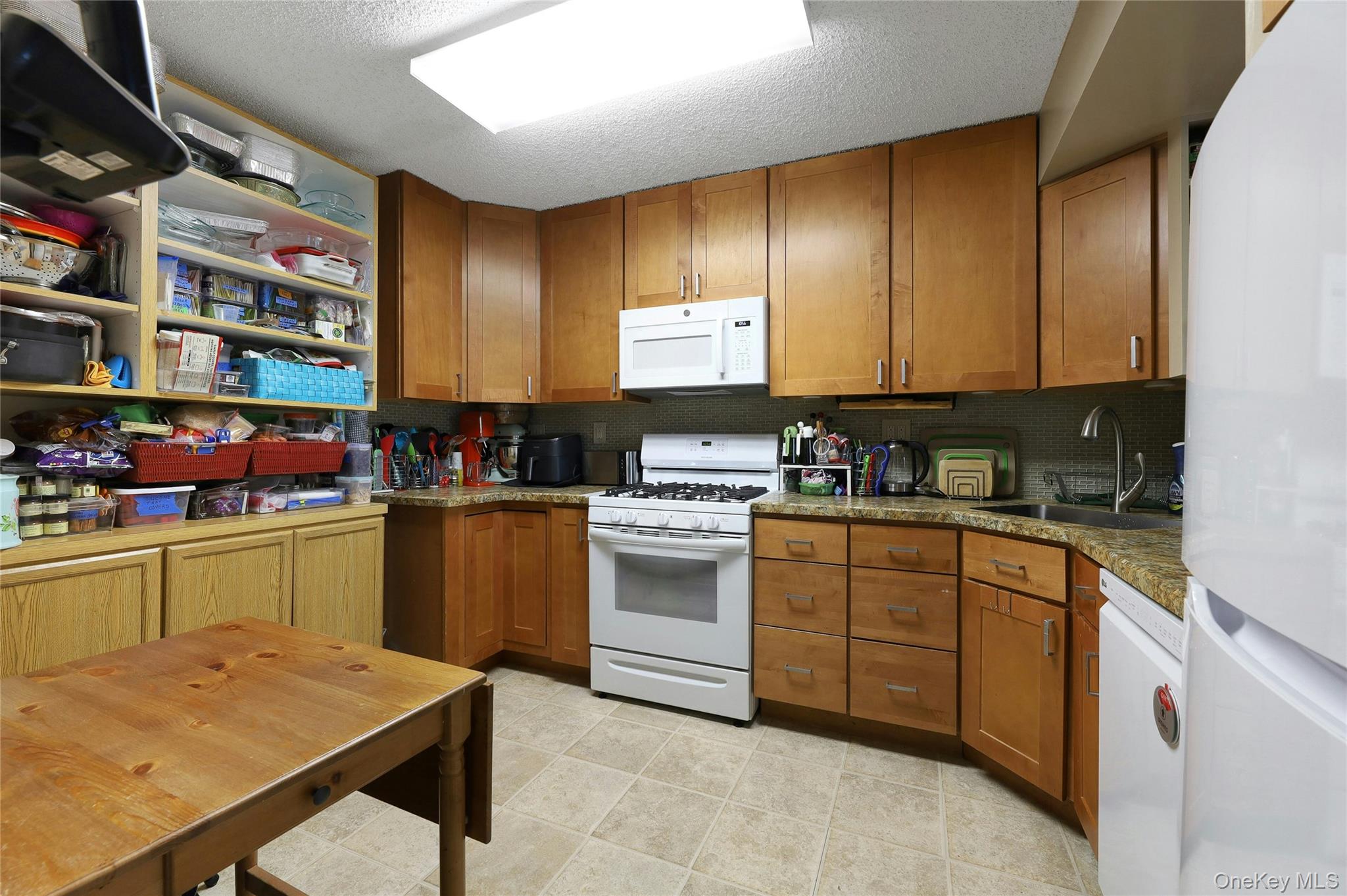 #11 photo, 180 Treetop Circle, Nanuet , NY 10954