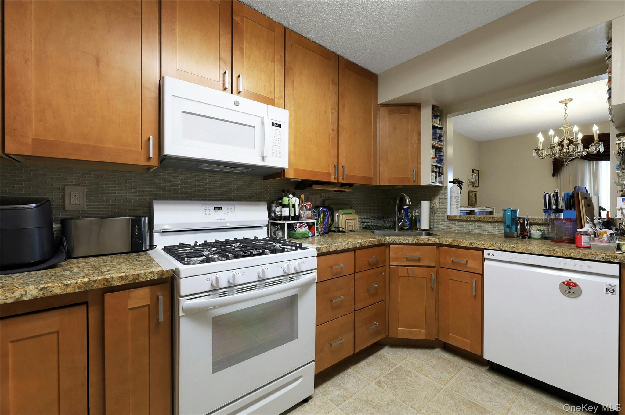 #12 photo, 180 Treetop Circle, Nanuet , NY 10954