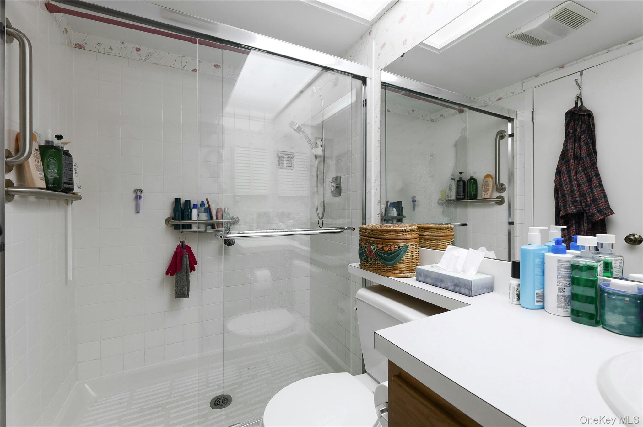 #17 photo, 180 Treetop Circle, Nanuet , NY 10954