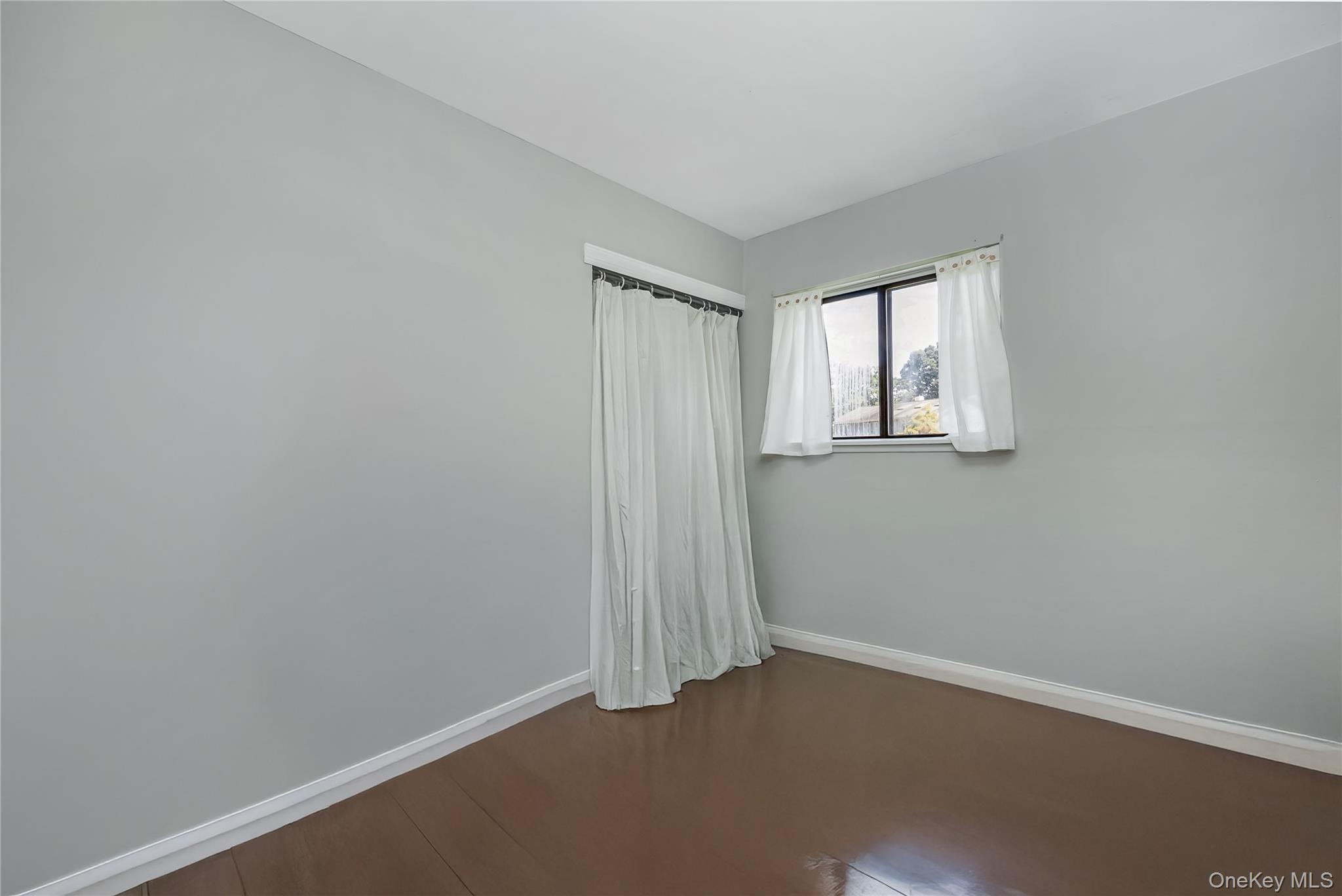 #18 photo, 11 Rolan Court, Islip Terrace , NY 11752