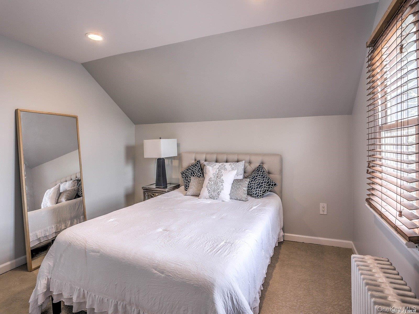 #10 photo, 39 Bay Avenue, Hicksville , NY 11801