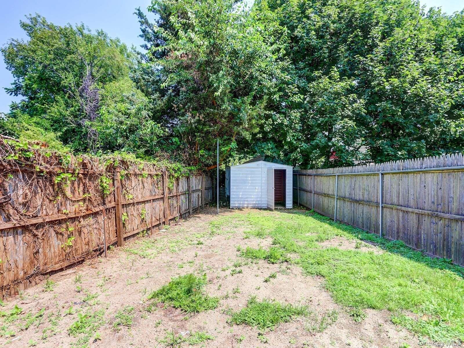 #15 photo, 39 Bay Avenue, Hicksville , NY 11801