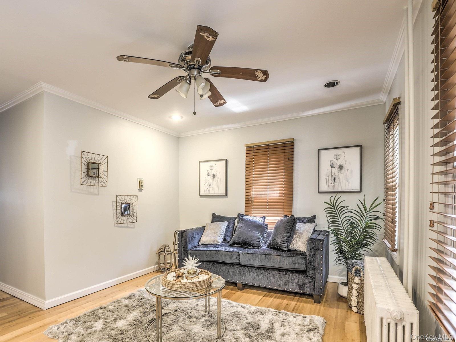 #2 photo, 39 Bay Avenue, Hicksville , NY 11801