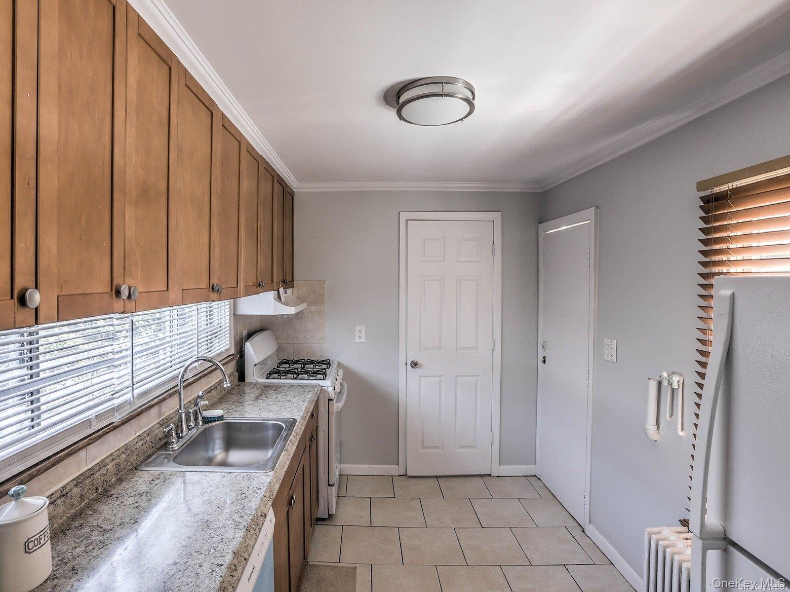 #7 photo, 39 Bay Avenue, Hicksville , NY 11801