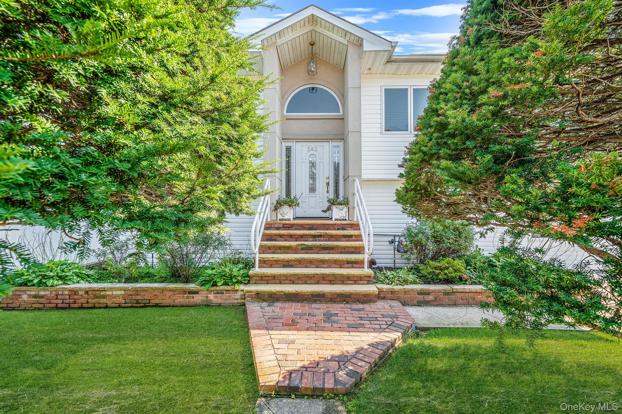 #2 photo, 540 Scudder Avenue, Copiague , NY 11726