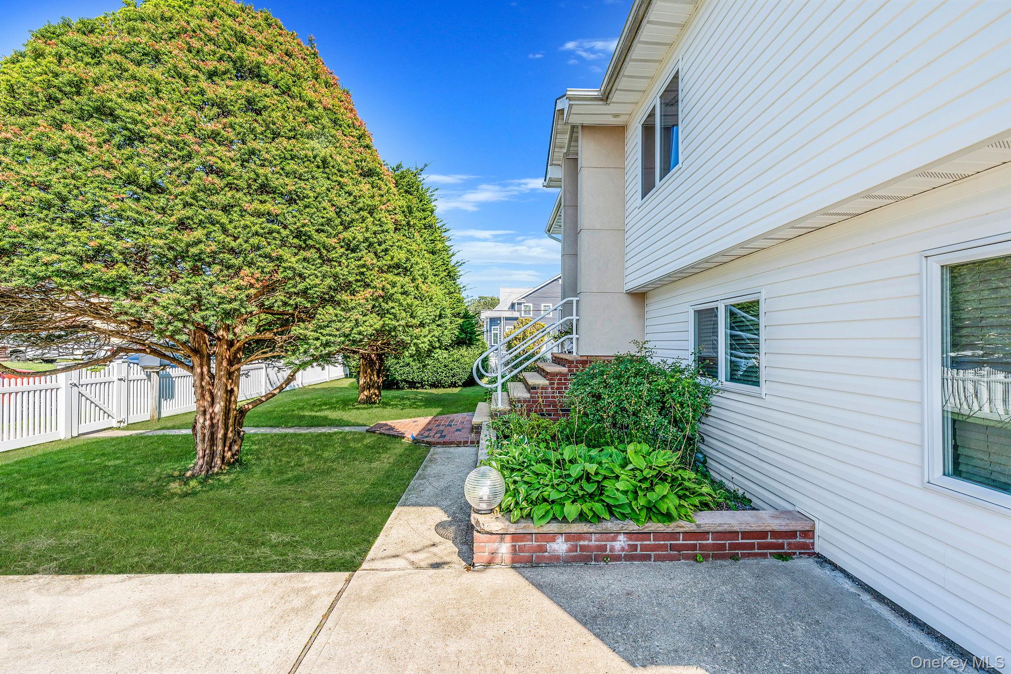 #3 photo, 540 Scudder Avenue, Copiague , NY 11726