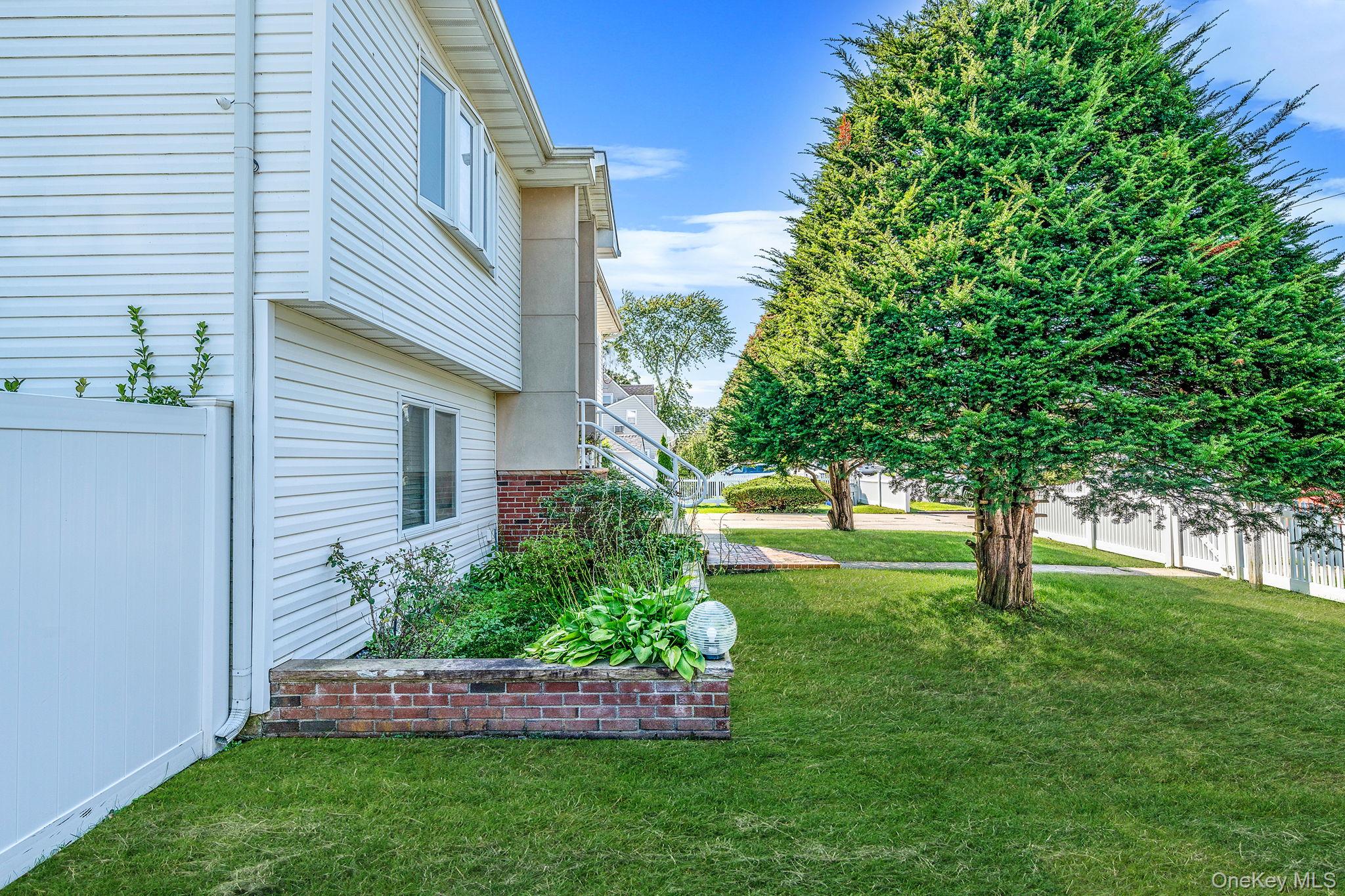 #5 photo, 540 Scudder Avenue, Copiague , NY 11726