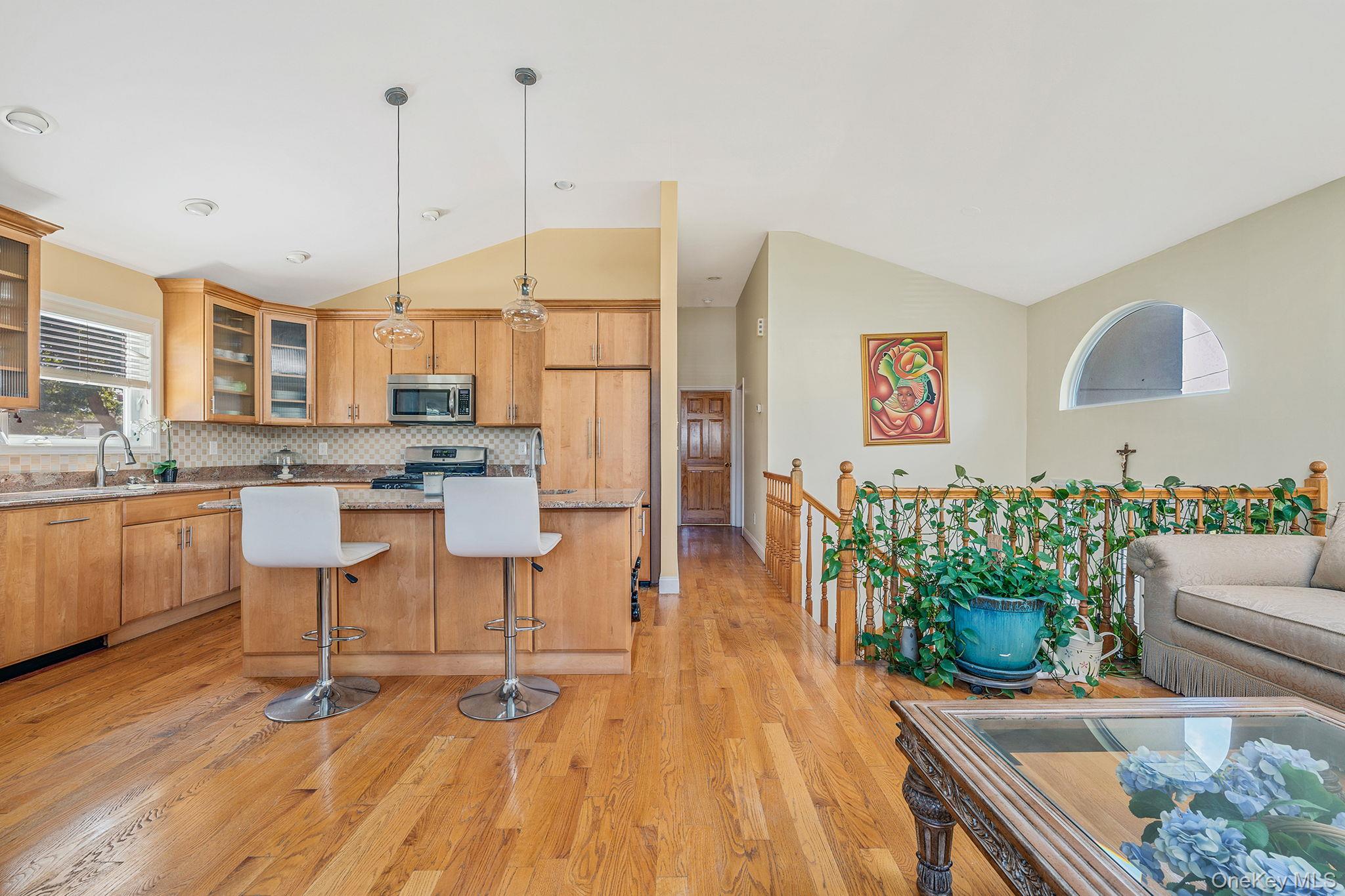 #9 photo, 540 Scudder Avenue, Copiague , NY 11726