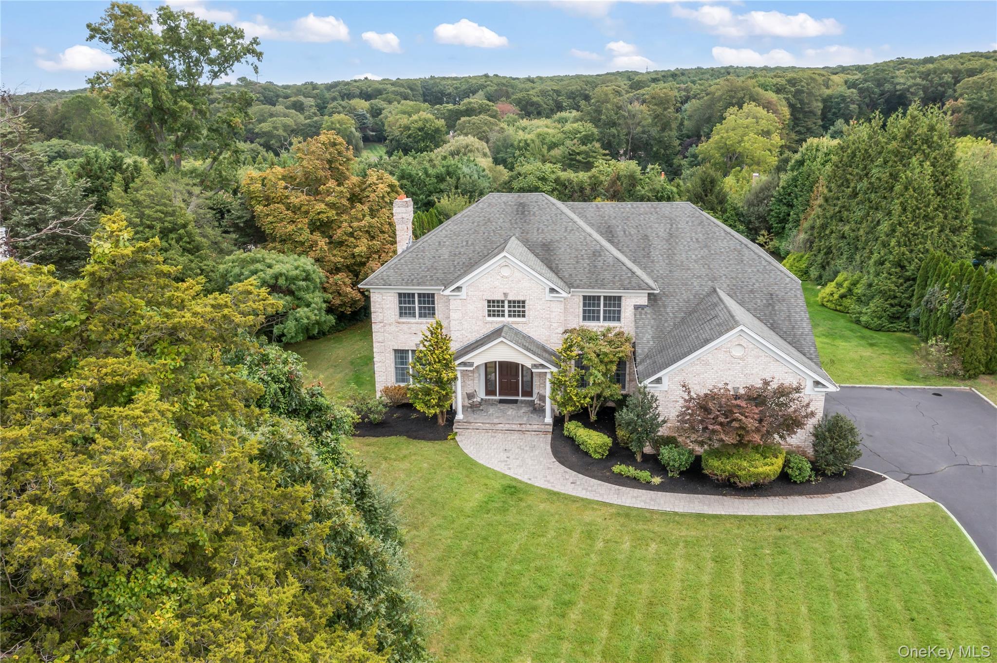 #2 photo, 10 Rolling Meadow Lane, Northport , NY 11768