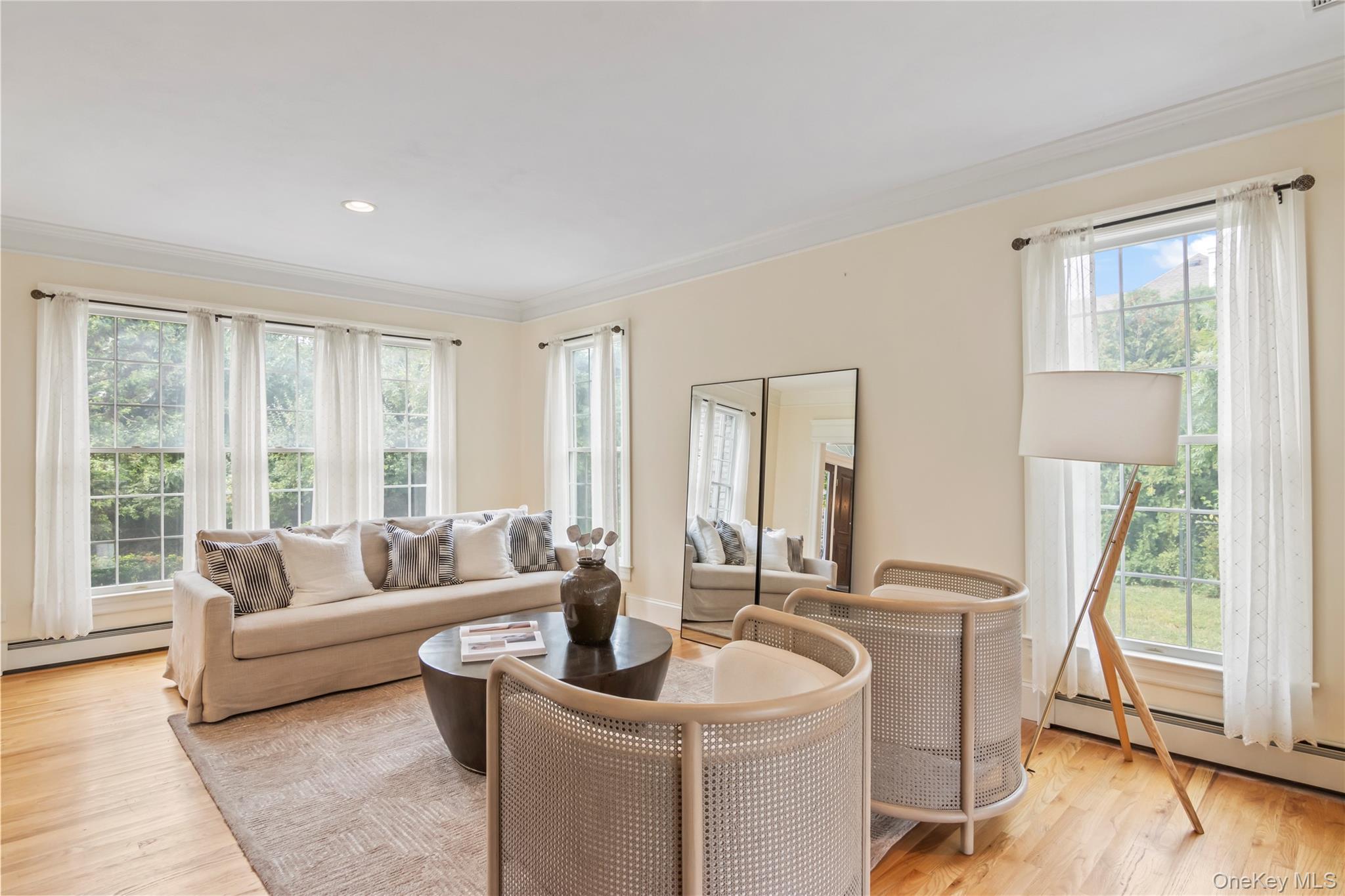 #8 photo, 10 Rolling Meadow Lane, Northport , NY 11768