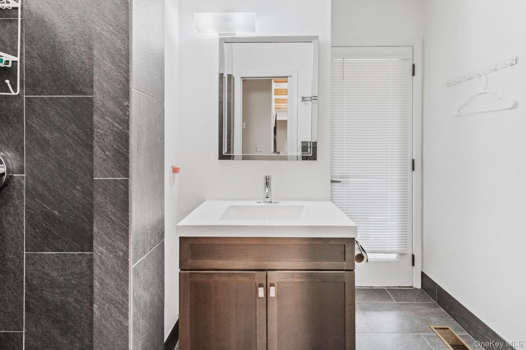 #17 photo, 4 Evelyn Court, サフォーク郡 Westhampton , NY 11978