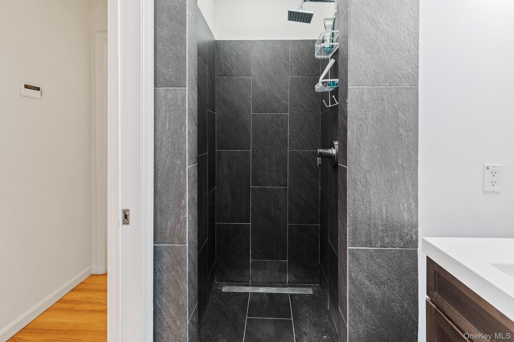 #18 photo, 4 Evelyn Court, サフォーク郡 Westhampton , NY 11978