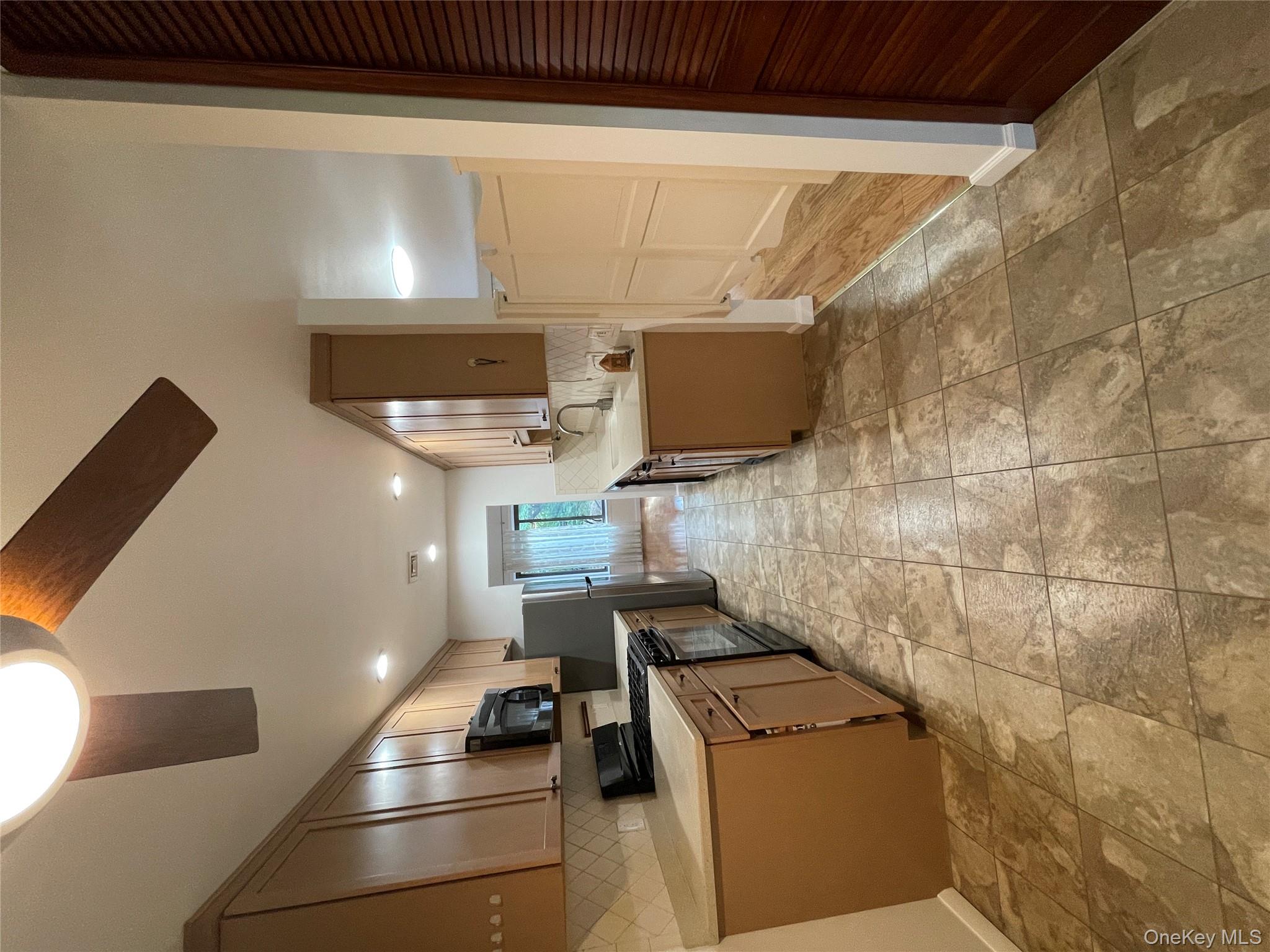 #14 photo, Tarrytown, Tarrytown , NY 10591