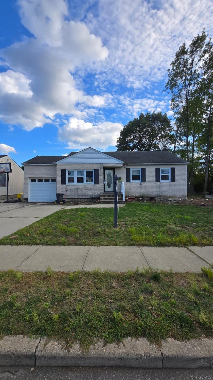 #1 photo, 3 Bentley Road, Plainview , NY 11803