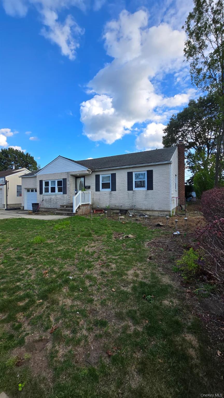 #4 photo, 3 Bentley Road, Plainview , NY 11803