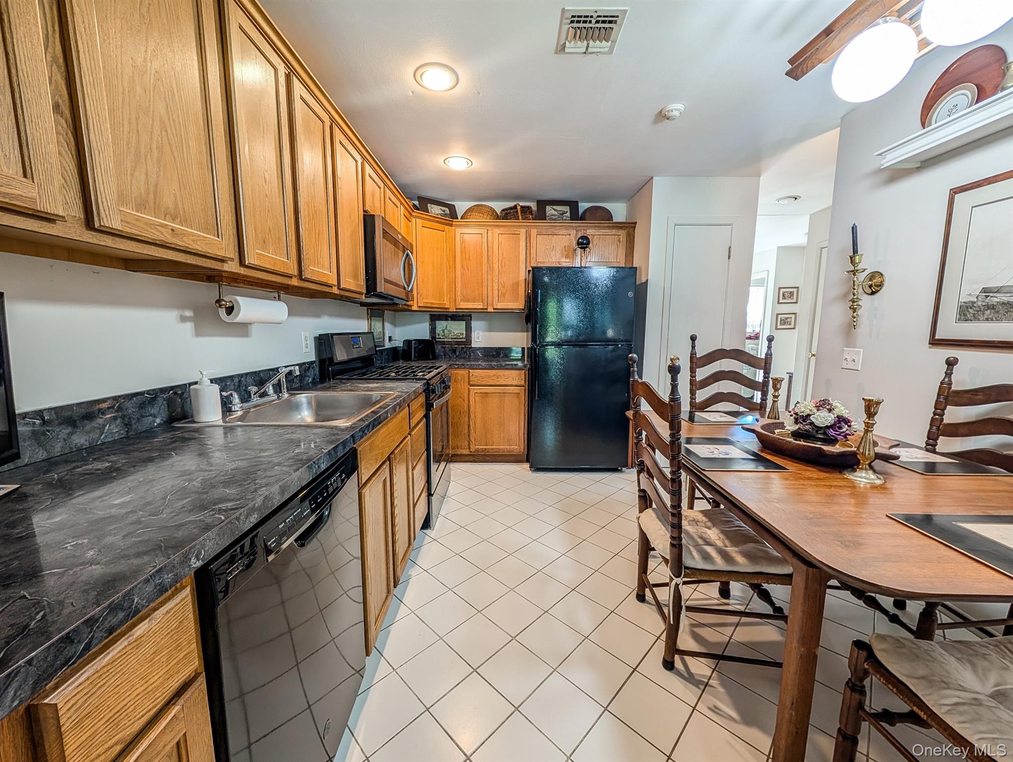 #5 photo, 139 Erin Lane, サフォーク郡 East Setauket , NY 11733